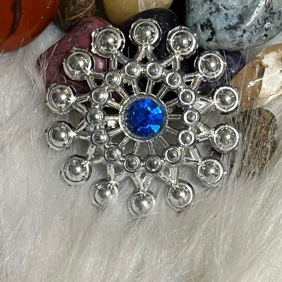 Vintage Blue Stone Brooch - Picture 1 of 7
